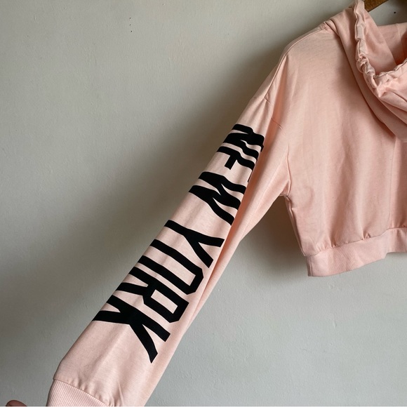 pink cropped new york hoodie - Picture 2 of 3